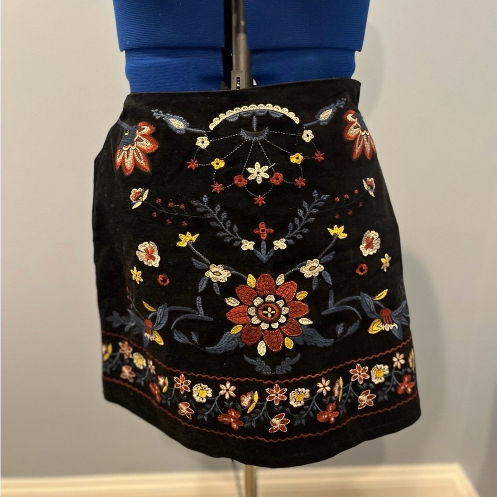 Francesca’s Black Embroidered Skirt